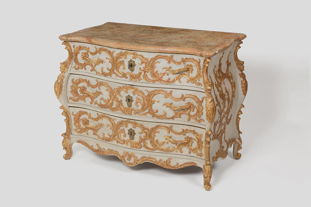 Dreischübige „Commode en tombeau“ - François de Cuvilliés