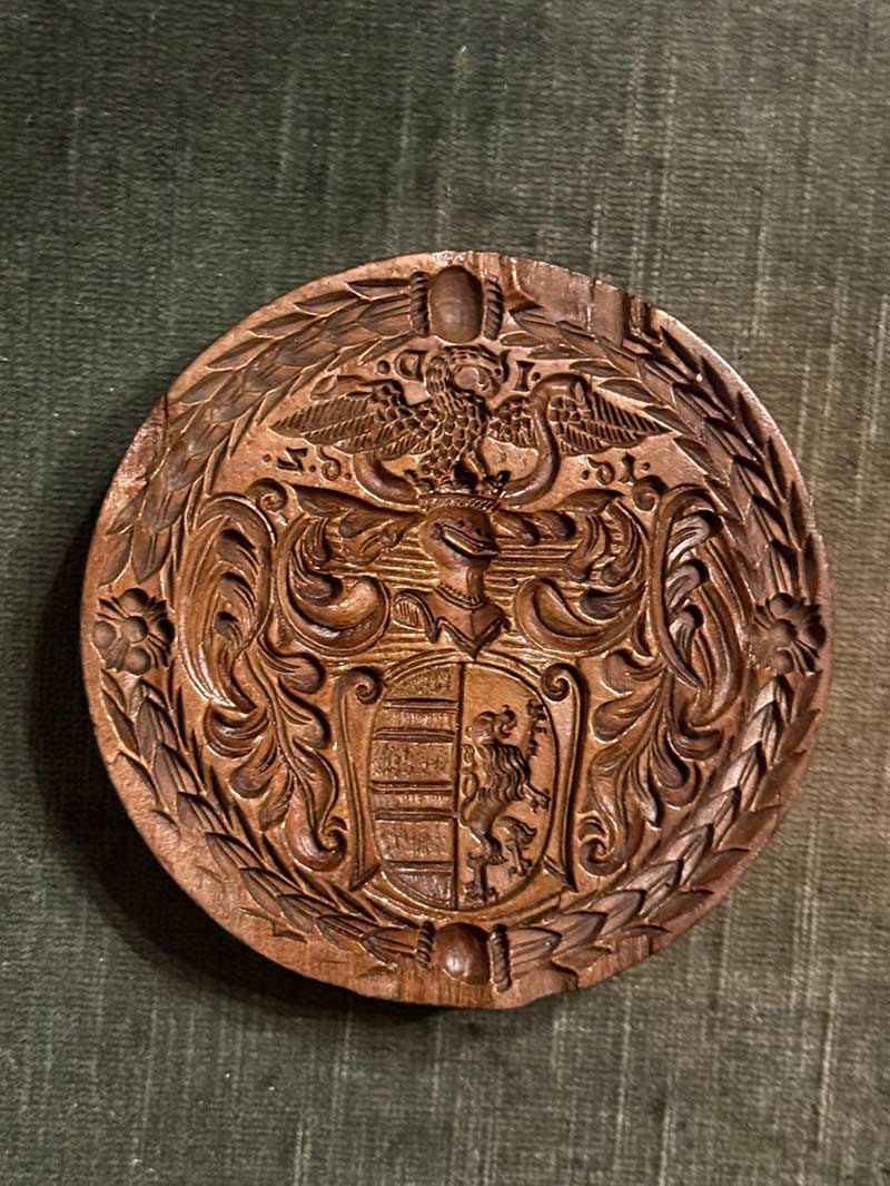 Holzmodel mit dem Wappen des Salzburger Fürsterzbischofs Guidobald Graf von Thun und Hohenstein datiert 1662